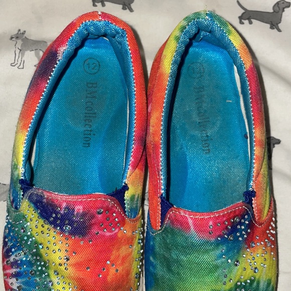 Little Girl’s Shoes. Very pretty and fun. Size 12. - Picture 2 of 4